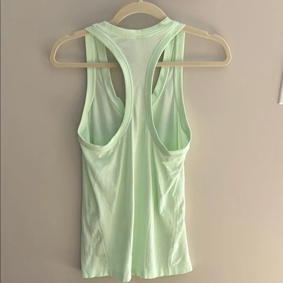 Athleta NWOT Mint Momentum  Green Women's Tank Top - Picture 3 of 4